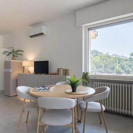 Lejlighed Franca's Suite- Sea View! - Box Bike *