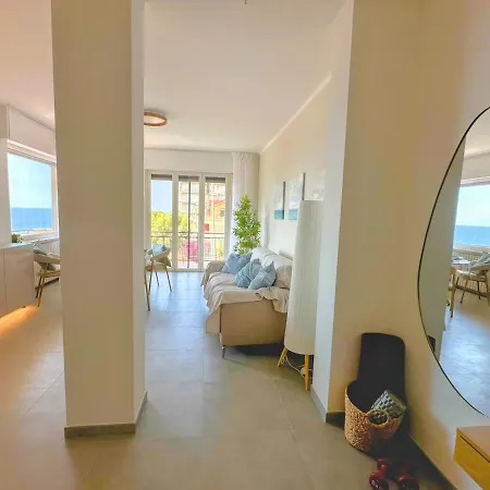 Lejlighed Franca's Suite- Sea View! - Box Bike *