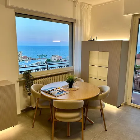 Franca's Suite- Sea View! - Box Bike Апартаменты