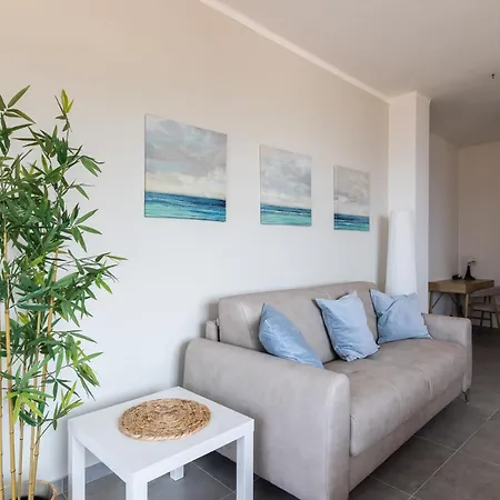 Franca's Suite- Sea View! - Box Bike Lejlighed *